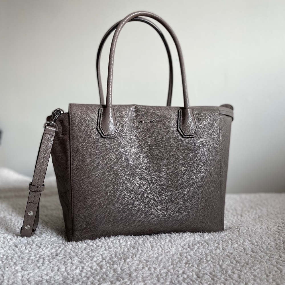 Michael Kors Purse- Mercer Large Leather Purse